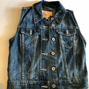 Levi’s denim vest